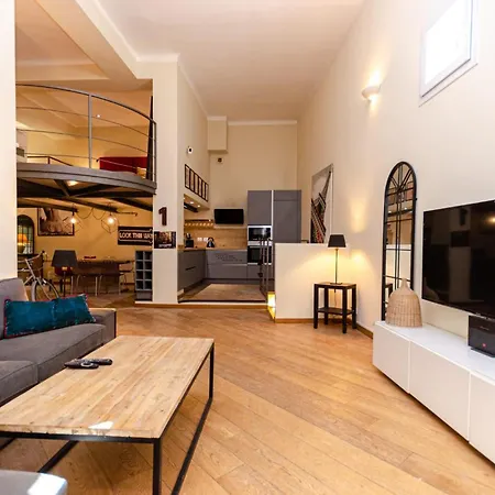 Luxury 3 Fiat, Ariberto Home, Tra Centro Storico Di E Navigli, Con Spaziosa Jacuzzi *