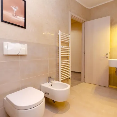 Luxury 3 Fiat, Ariberto Home, Tra Centro Storico Di E Navigli, Con Spaziosa Jacuzzi