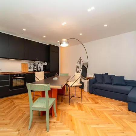 Nivola House, Bilocale Su Tre Livelli E Terrazzo Mediolan