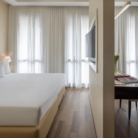 Unahotels Cusani Hotel