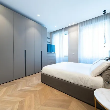 Palazzo Fontana Duomo View Golden House ميلان