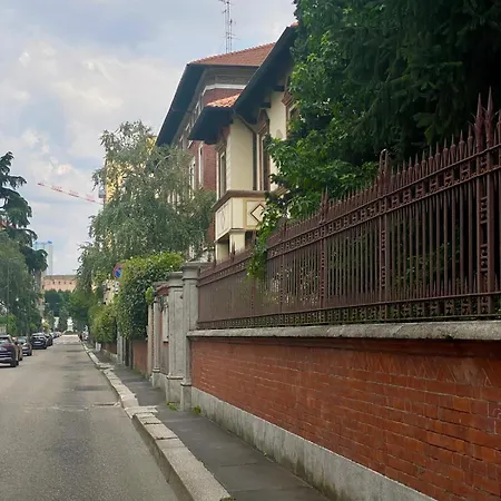 Apartamento Casa Estia - Mico, Fiera Milano, Citylife, San Siro, Metro 2 Min - Refined Historic