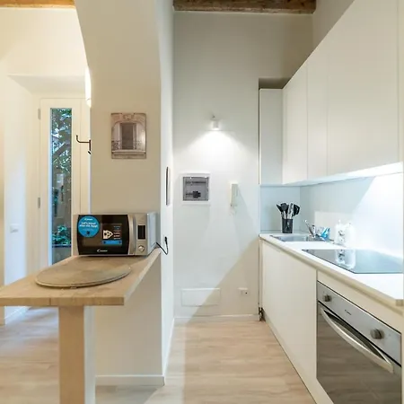 Apartment Garibaldi , Intrho *
