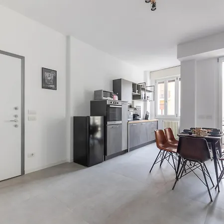 Modern And Comfortable In Cenisio Area Lejlighed *