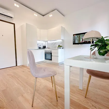 Gioia 67 - 5 Min Dalla Stazione Apartmán *