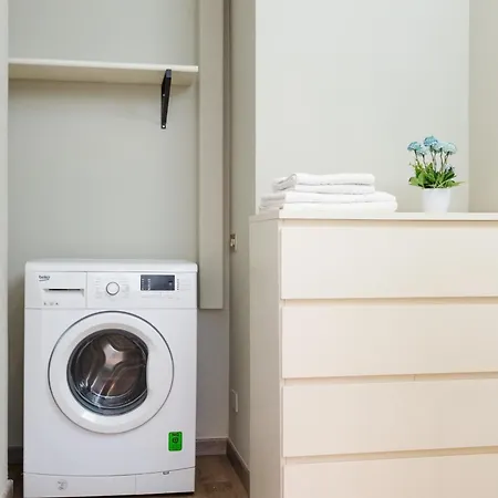 Da Laura - Center - M1 Station Apartman Milánó