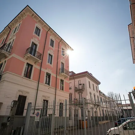 Beautiful Loft Near Navigli 아파트