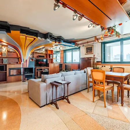Holiday home Luxury Penthouse - Sauna, Garage, Office, Terrace Milan