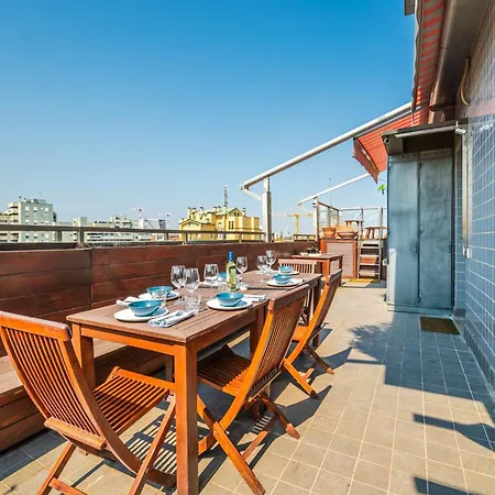 Luxury Penthouse - Sauna, Garage, Office, Terrace Holiday home *