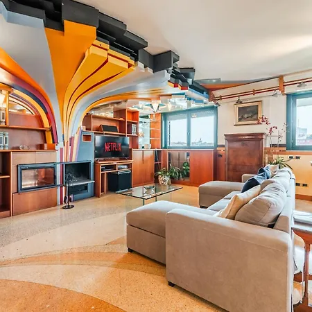 Holiday home Luxury Penthouse - Sauna, Garage, Office, Terrace Milan