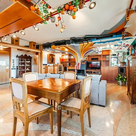 Holiday home Luxury Penthouse - Sauna, Garage, Office, Terrace Milan