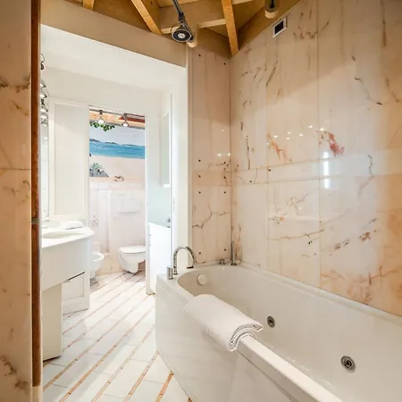 Luxury Penthouse - Sauna, Garage, Office, Terrace Holiday home