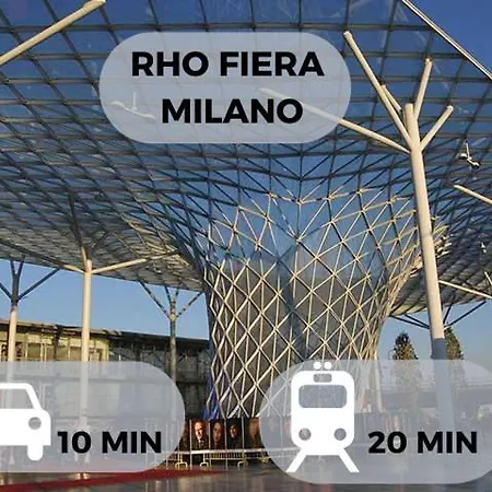 Tram Sotto Casa - In Duomo In Un Attimo Milan
