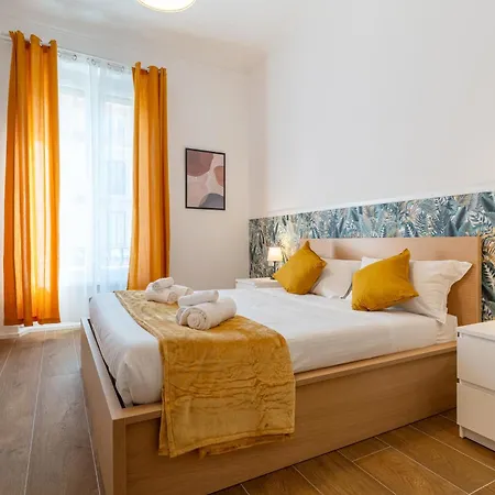 Moscova Luxe - Elegant With 2 Bathrooms Apartment Milan