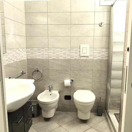 Апартаменты Matthias - - Modern And Cozy Flat, Close To The Metro - 15 Min From Station, Close To San Raffaele Милан