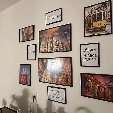 Montenapoleone A 500 Mt Da San Siro Couette-café *