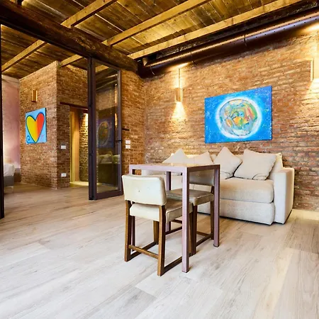 Red Moon-emme Loft Apartment Milan