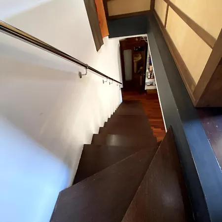 Adalbert House On 2 Levels דירה