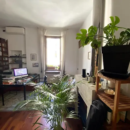 Adalbert House On 2 Levels Milánó