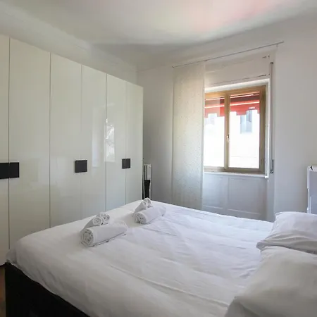 Apartment Elegante E Ampio In Zona Moscova Milan