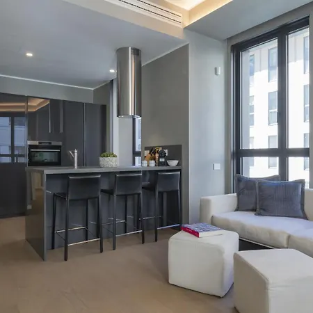 San Babila Tower With Panoramic Terrace Overlooking Duomo By Rentopolis Appartement