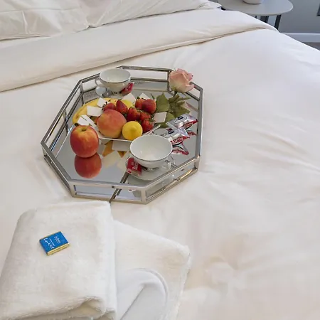 San Babila Tower With Panoramic Terrace Overlooking Duomo By Rentopolis Appartement Milan