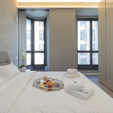 San Babila Tower With Panoramic Terrace Overlooking Duomo By Rentopolis Appartement