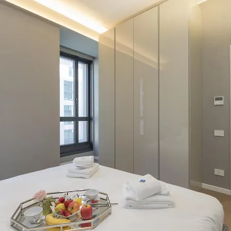 San Babila Tower With Panoramic Terrace Overlooking Duomo By Rentopolis Appartement *