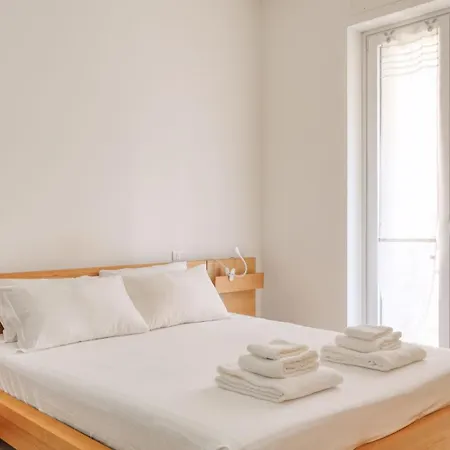 Bilocale Fiera Lägenhet