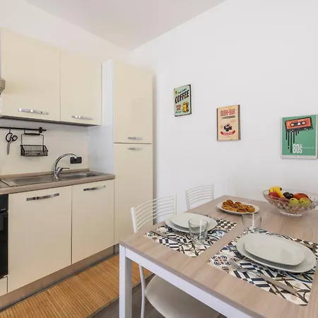 Bnbutler - Archimede 53 - Bright * Milaan