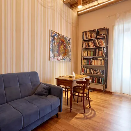 First Moon-emme Loft Apartment