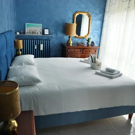 Cozy Room In Elegant Flat Shared With Alex, Tube 5 Min Walking Homestay Milan
