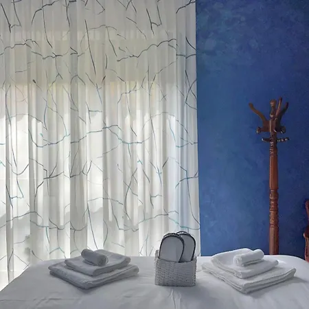 Cozy Room In Elegant Flat Shared With Alex, Tube 5 Min Walking Milan