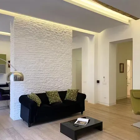Please Read My Host Profile At Bottom Of Page Before Making A Request # Luxury In # מילאנו