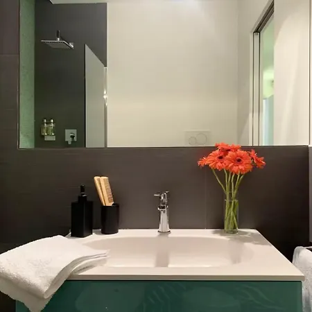 Please Read My Host Profile At Bottom Of Page Before Making A Request # Luxury In # דירה מילאנו