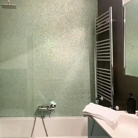 Please Read My Host Profile At Bottom Of Page Before Making A Request # Luxury In # דירה