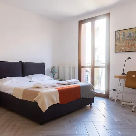 Cozy With A Large Terrace Porta Romana *