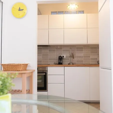 Cozy With A Large Terrace Porta Romana ميلان