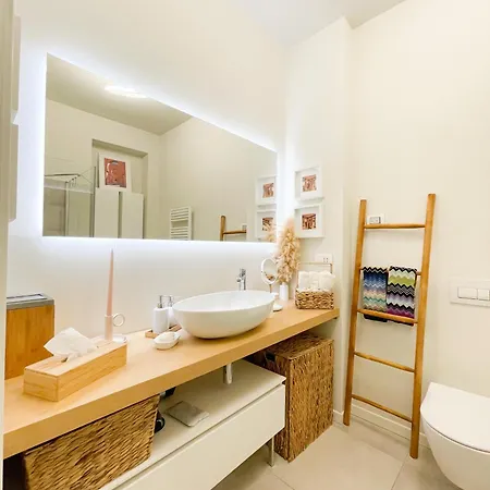 Lägenhet New Quiet And Design In The Heart Of