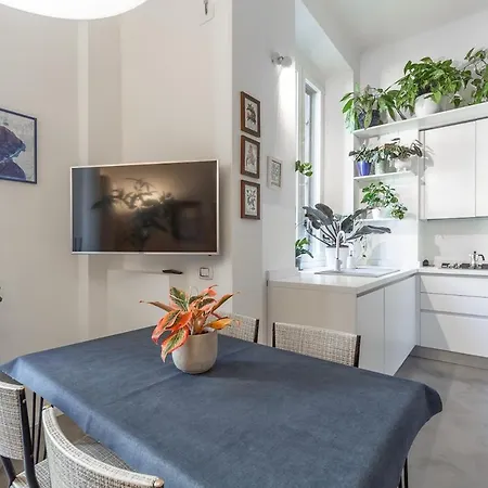 Milan, Cozy Flat In Porta Venezia Daire *