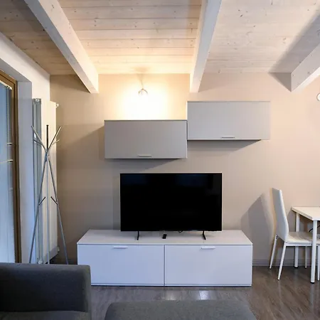 Dingo's House - 5 Minutes From M3 Apartament