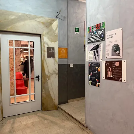 Lion & Youth Hostel Milan