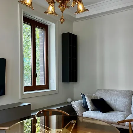 Morozzo1939 - An Authentic Milanese Home, Near Duomo Apartman *