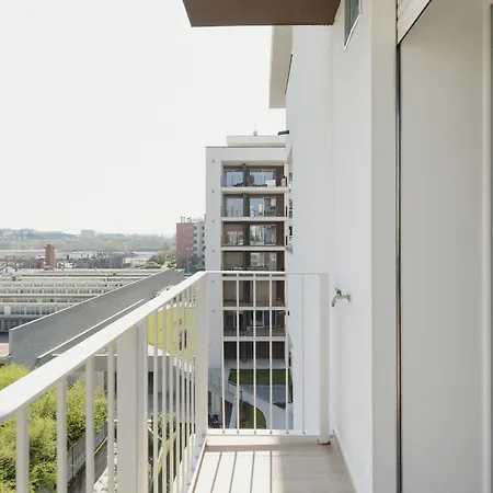 Gohost - Modern And Bright With Terrace And Balcony Apartment