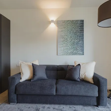 Gohost - Modern And Bright With Terrace And Balcony Apartment *