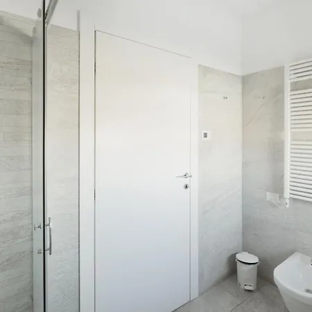 Gohost - Next To The Olympic Village Terrace Apartment