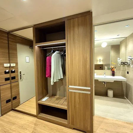 Western מילאנו