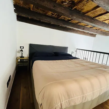 San Lorenzo Lägenhet Milano