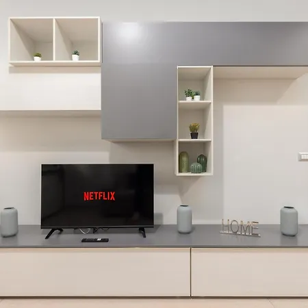 Con Metro Diretta 10 Minuti Duomo Apartamento