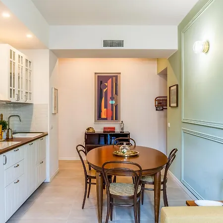 Apartment Nuovi Bilocali Station - 2 Con Parcheggio In Box E 1 Con Balcone -no Box- N&s Town Homes Milan